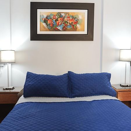 Montreal Hostal Lima Zewnętrze zdjęcie